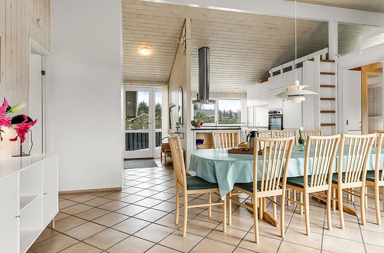 Vakantiehuis "Amitola" - 700m from the sea