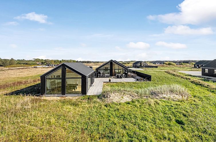 Vakantiehuis "Stenkil" - 1.2km from the sea