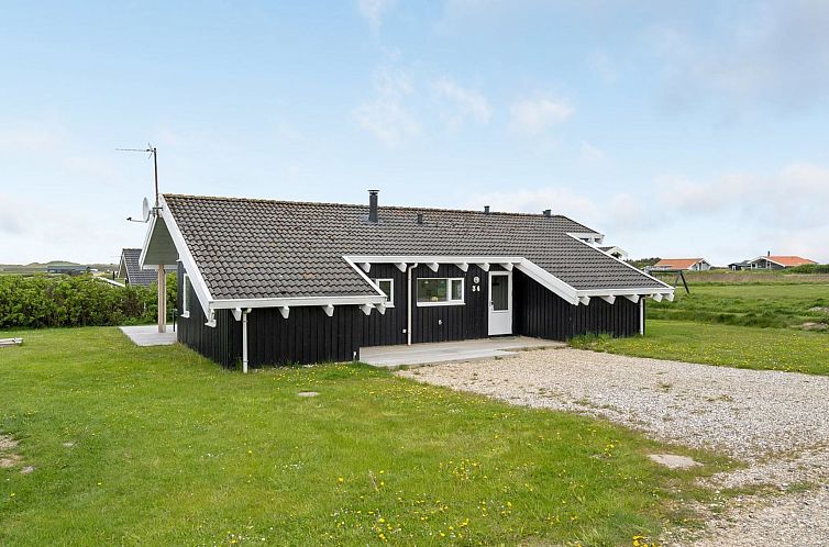 Vakantiehuis "Hilkka" - 500m from the sea