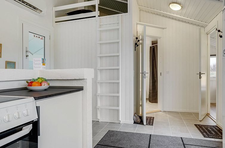 Vakantiehuis "Hilkka" - 500m from the sea