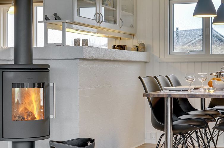 Vakantiehuis "Hilkka" - 500m from the sea