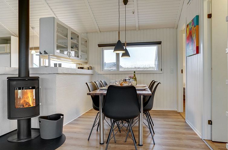 Vakantiehuis "Hilkka" - 500m from the sea
