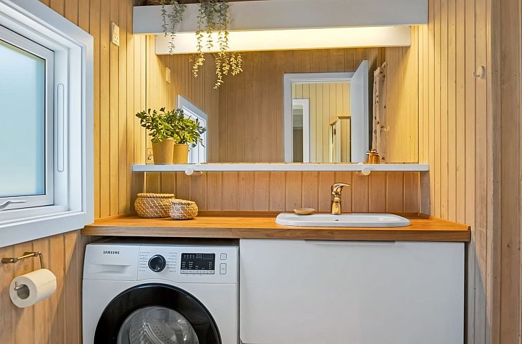 Vakantiehuis "Law" - 400m from the sea