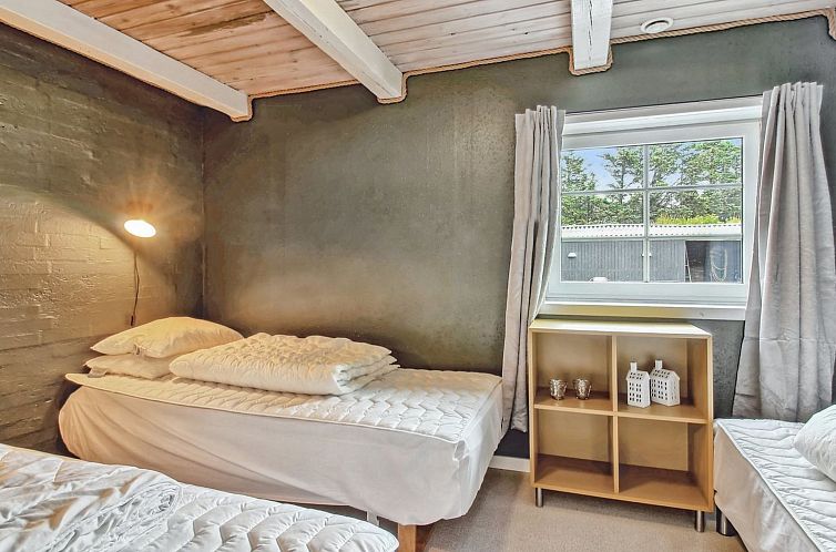 Vakantiehuis "Law" - 400m from the sea