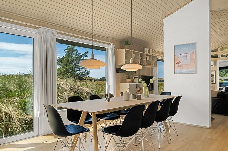 Vakantiehuis "Law" - 400m from the sea