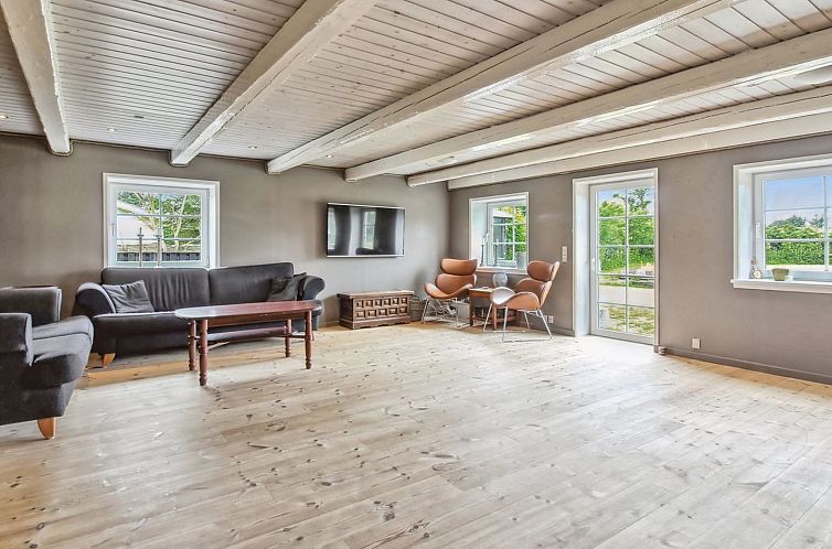 Vakantiehuis "Law" - 400m from the sea