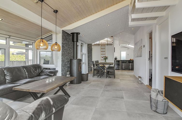 Vakantiehuis "Hroswitha" - 100m from the sea