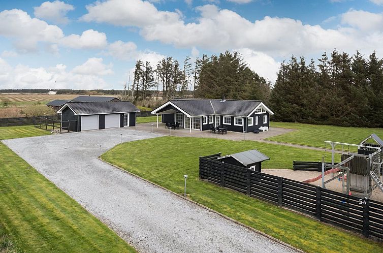 Vakantiehuis "Erene" - 850m from the sea