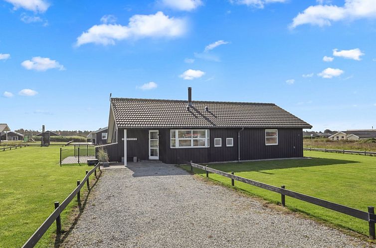 Vakantiehuis "Anthea" - 450m from the sea