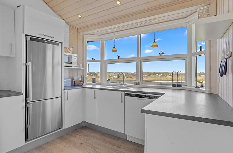 Vakantiehuis "Anthea" - 450m from the sea