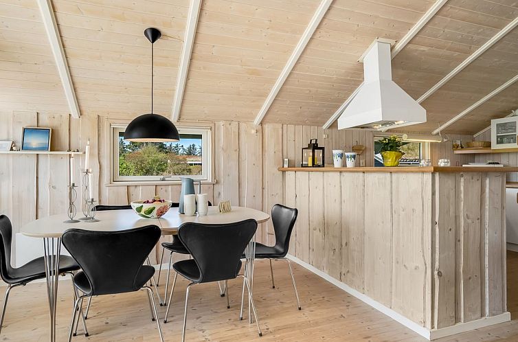 Vakantiehuis "Eddi" - 550m from the sea