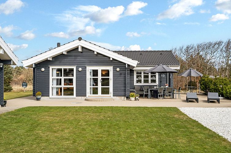 Vakantiehuis "Mathy" - 900m from the sea