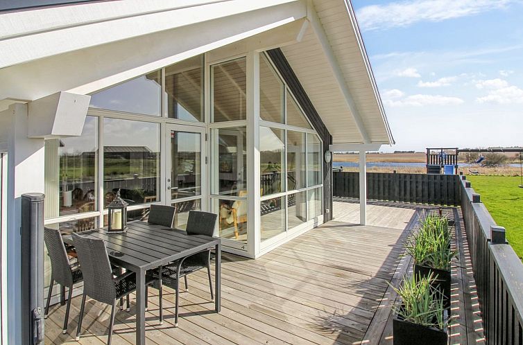 Vakantiehuis "Mirkka" - 1.5km from the sea