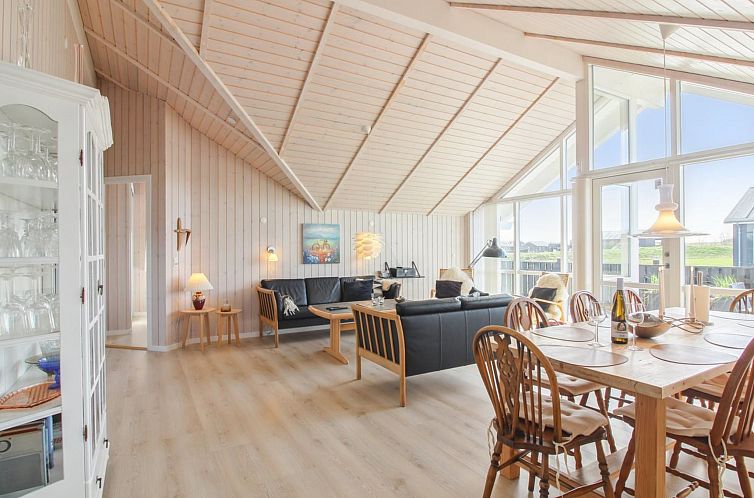 Vakantiehuis "Mirkka" - 1.5km from the sea