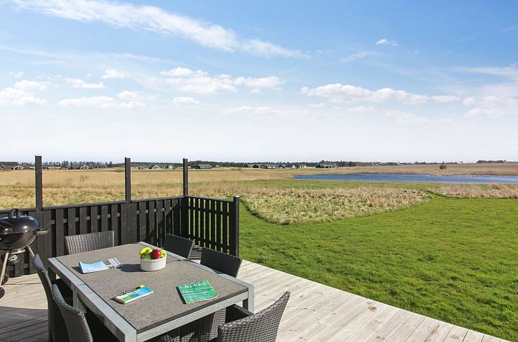 Vakantiehuis "Mirkka" - 1.5km from the sea