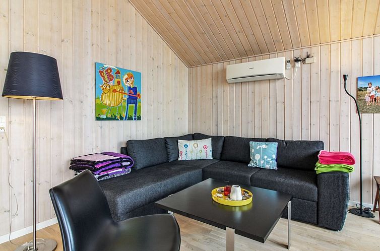 Vakantiehuis "Alma" - 500m from the sea