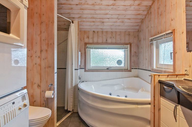 Vakantiehuis "Elsemaria" - 1.3km from the sea