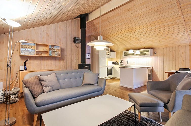 Vakantiehuis "Elsemaria" - 1.3km from the sea