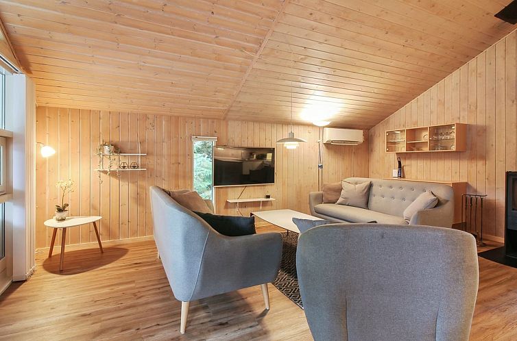 Vakantiehuis "Elsemaria" - 1.3km from the sea