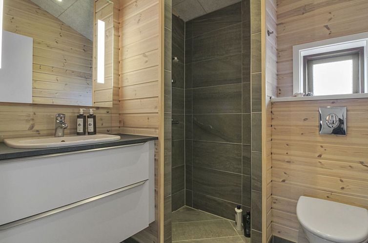 Vakantiehuis "Tuire" - 250m from the sea