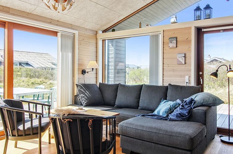 Vakantiehuis "Tuire" - 250m from the sea