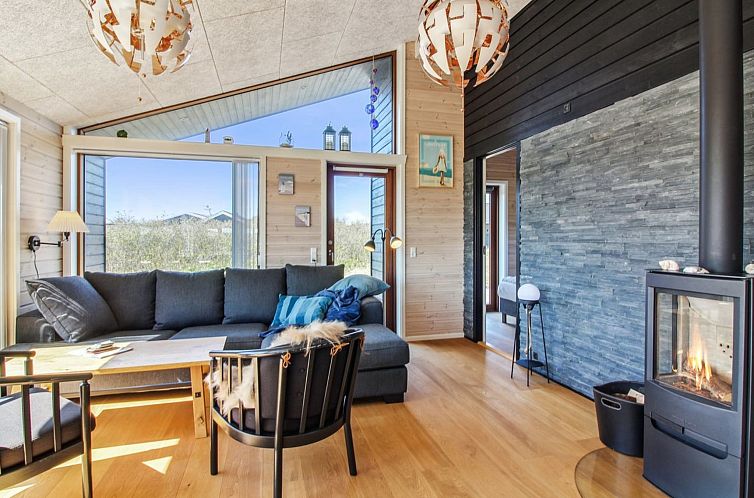 Vakantiehuis "Tuire" - 250m from the sea