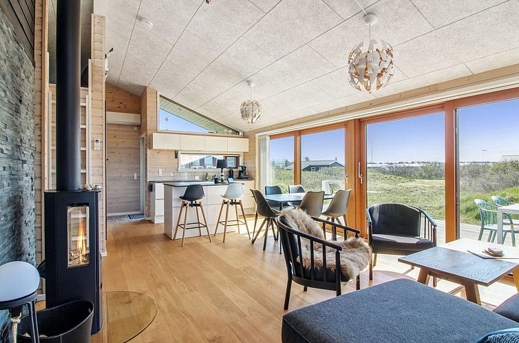 Vakantiehuis "Tuire" - 250m from the sea