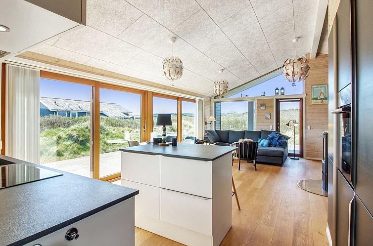 Vakantiehuis "Tuire" - 250m from the sea