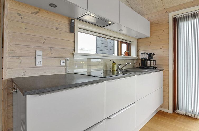 Vakantiehuis "Tuire" - 250m from the sea