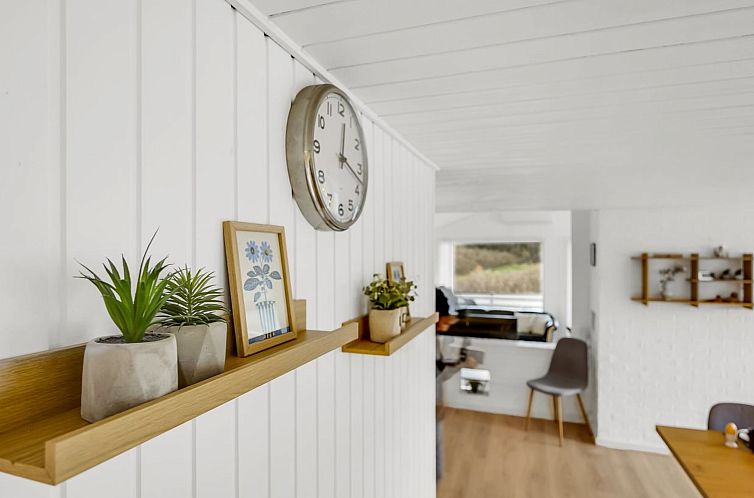 Vakantiehuis "Tuire" - 250m from the sea