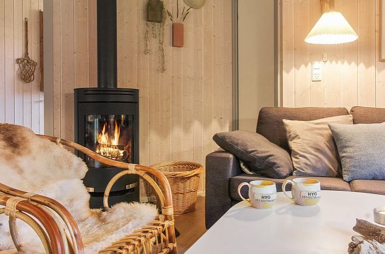 Vakantiehuis "Lovisa" - 500m from the sea