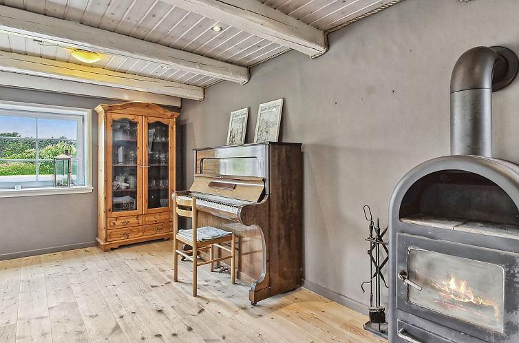 Vakantiehuis "Sanni" - 225m from the sea