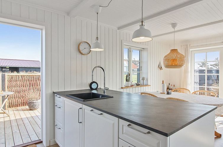 Vakantiehuis "Sanni" - 225m from the sea