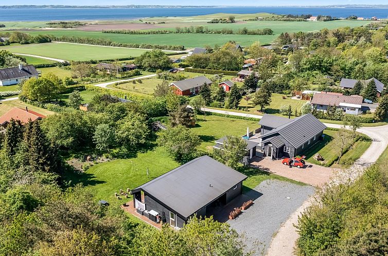 Vakantiehuis "Melina" - 900m to the fjord