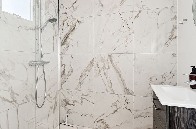 Vakantiehuis "Scalli" - 1.5km to the fjord