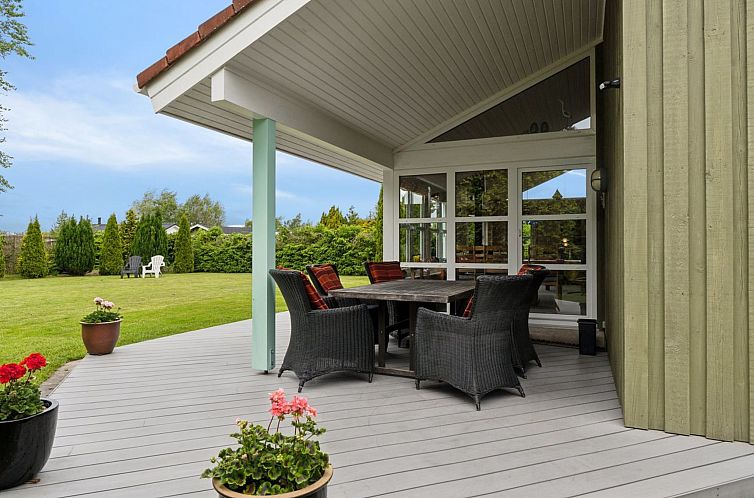 Vakantiehuis "Henne" -  from the sea