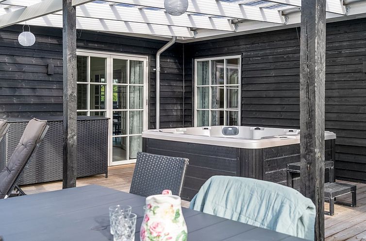 Vakantiehuis "Thala" - 500m from the sea