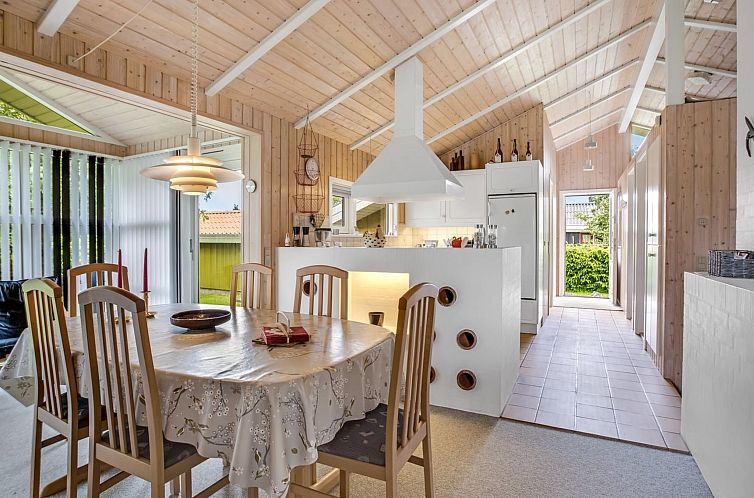 Vakantiehuis "Maira" -  from the sea