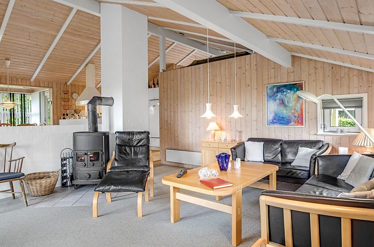 Vakantiehuis "Maira" -  from the sea