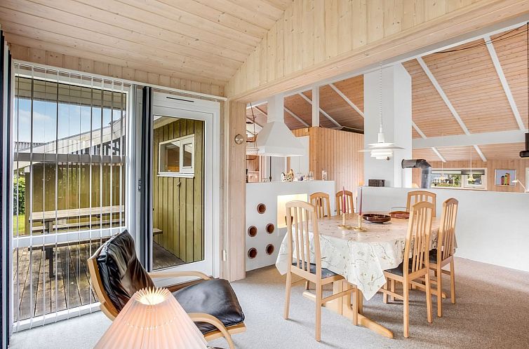 Vakantiehuis "Maira" -  from the sea