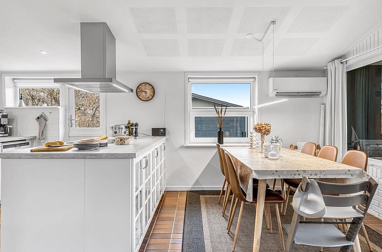 Vakantiehuis "Rikkart" -  from the sea