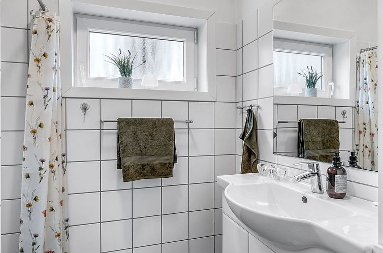 Vakantiehuis "Rikkart" -  from the sea