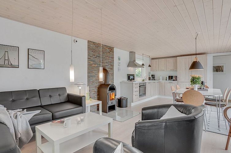 Vakantiehuis "Kerttuli" - 800m from the sea