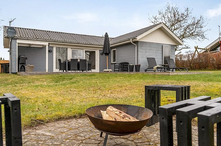 Vakantiehuis "Kerttuli" - 800m from the sea