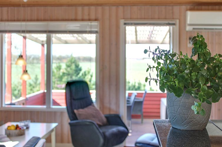 Vakantiehuis "Yanne" - 400m from the sea