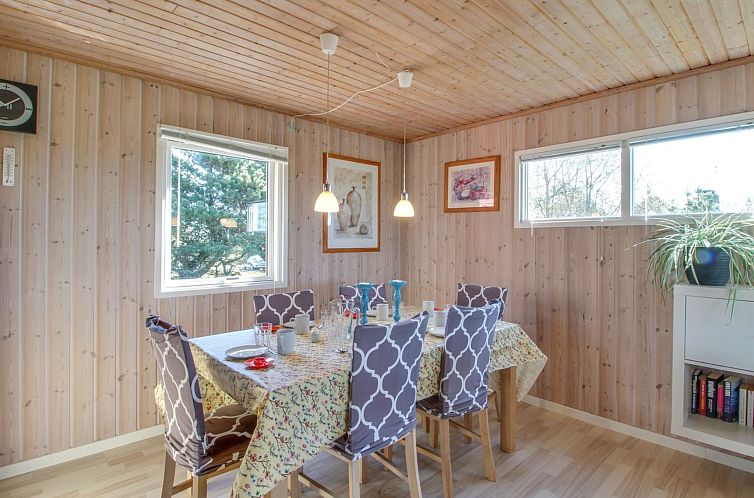 Vakantiehuis "Yanne" - 400m from the sea