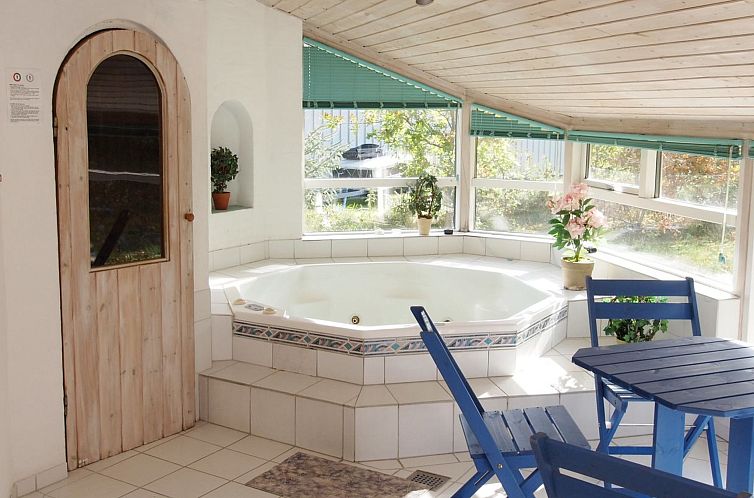 Vakantiehuis "Unto" - 100m from the sea