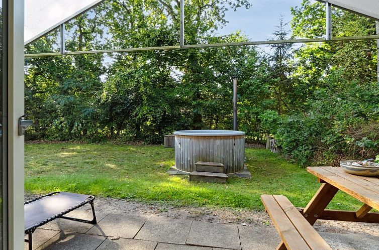 Vakantiehuis "Arwin" - 200m from the sea