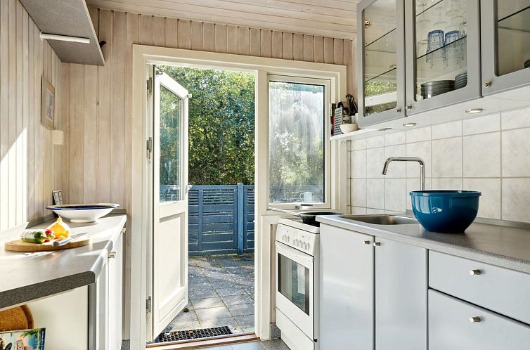 Vakantiehuis "Arwin" - 200m from the sea