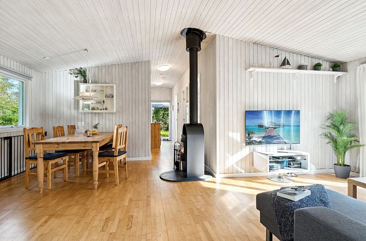 Vakantiehuis "Arwin" - 200m from the sea